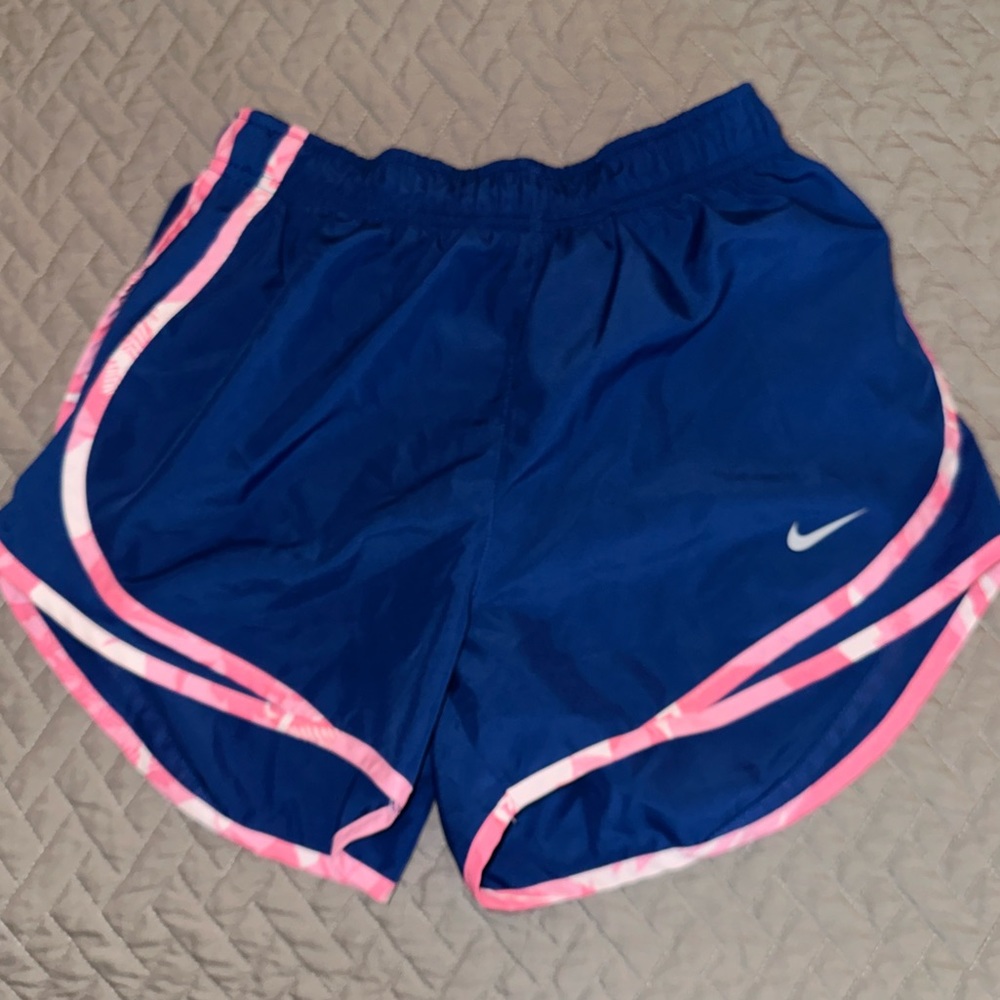 Women’s Nike Tempo Shorts Size Small LIKE NEW